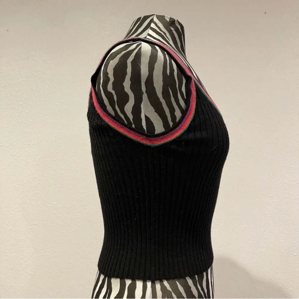 Black Stretchy Forever 21 Cropped Tank Striped Scoop Neck M - Picture 7 of 7